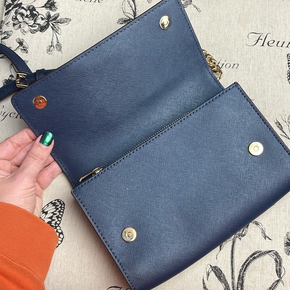 Michael Kors:: Jet Set Travel Clutch Crossbody in Navy - Picture 11 of 12